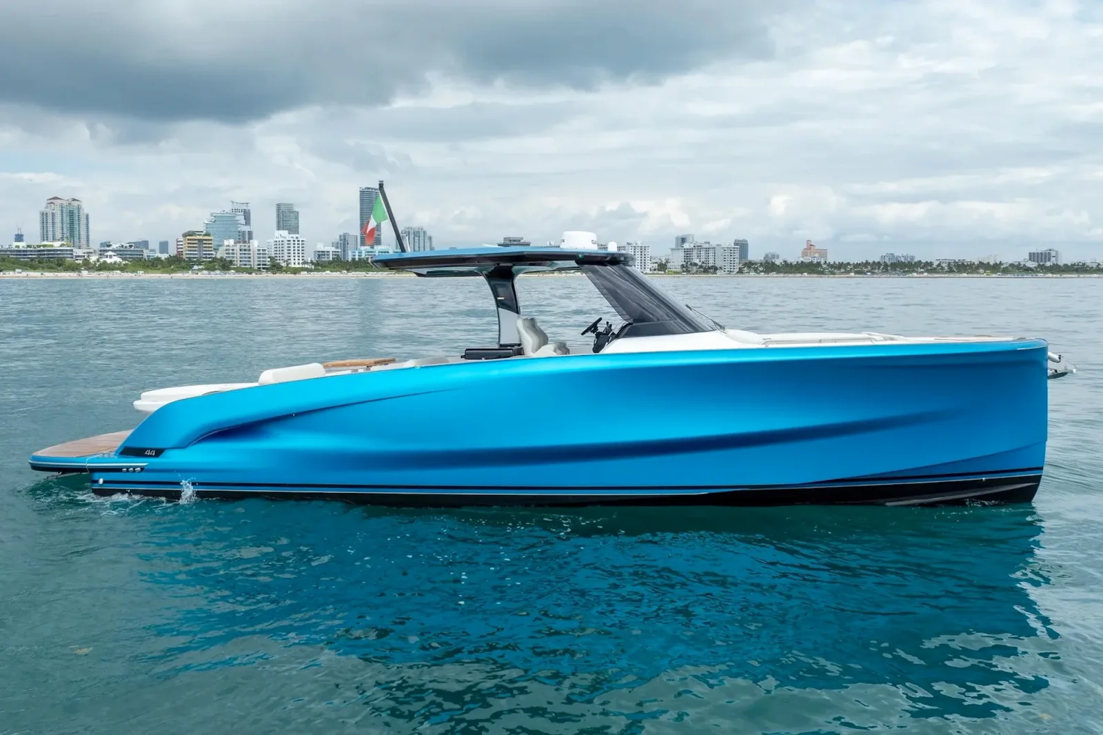 44 ft Solaris