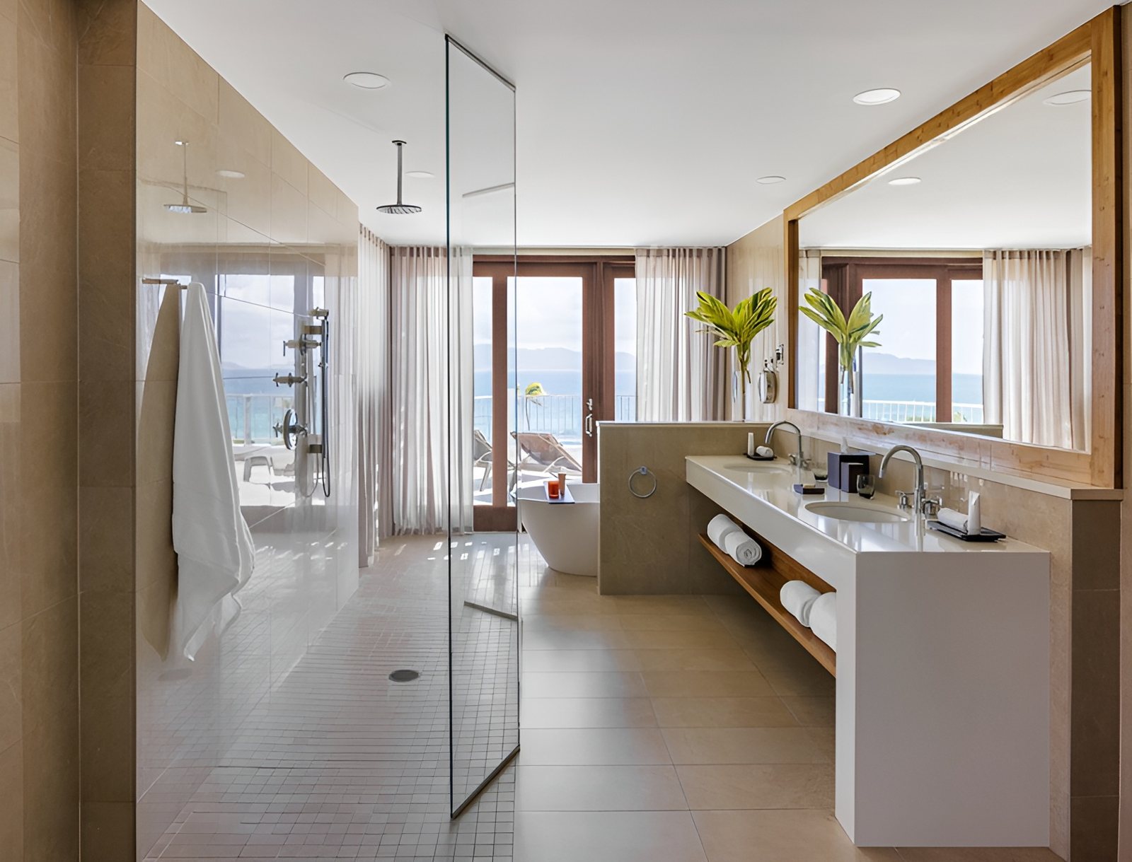 Guest room with a sea view