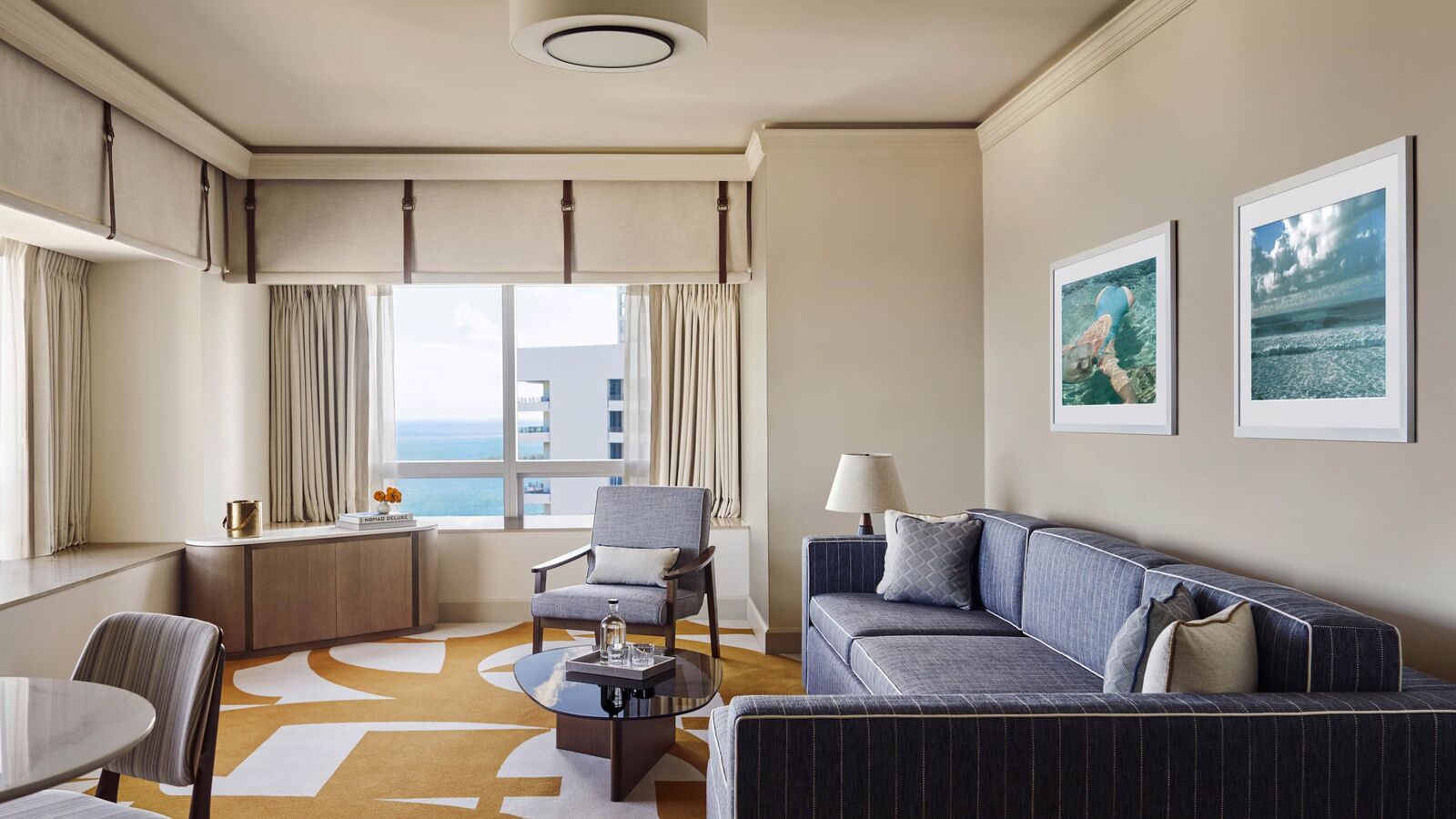 Grand Bayfront Corner Suite living room